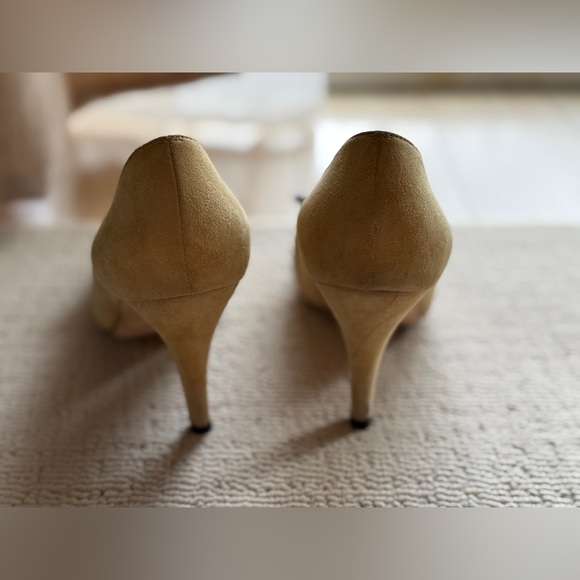 CHANEL Women Suede Pumps, Bow, CC Logo. 3" Heels, Size 37, Beige. Authentic - Picture 8 of 16